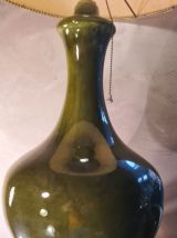 tres grande lampe enceramique vert  vernisée   1970  avec so