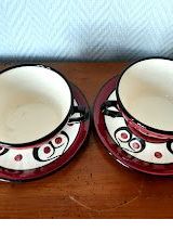 Paire de tasses en faïence Saint Jean de Bretagne 