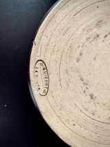 Boîte vintage avec bouton en bronze 