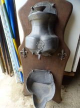 Fontaine en Etain sur socle bois