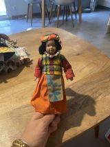 Lot de 44 poupées en porcelaine 