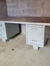 Grand Bureau STRAFOR  