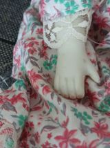 POUPPEE PORCELAINE anglaise doll costume farwest