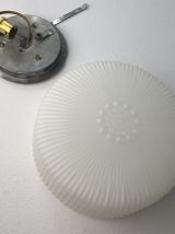 ANCIENNE APPLIQUE RONDE EN OPALINE VINTAGE 