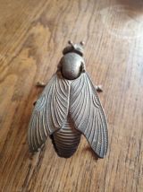 Cendrier mouche vintage en metal doré 