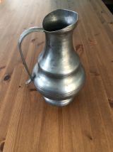 Pichet en étain  