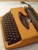Machine à écrire Brother Deluxe 800