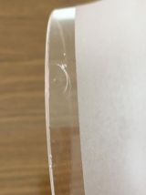 Globe en verre rose opaque