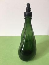 Bouteille de forme atypique en verre vert/bouchon à vis