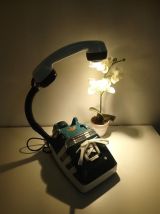 Téléphone vintage 80's recyclé en lampe à poser