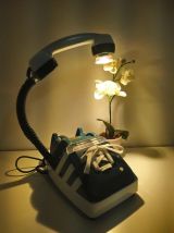 Téléphone vintage 80's recyclé en lampe à poser