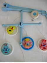 Vintage : mobile musical éducalux, année 1984