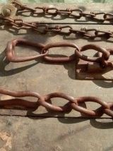Poulie et chaines en métal 