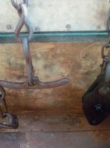 Poulie et chaines en métal 