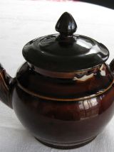 Ancienne cafetière en céramique vernissée marron