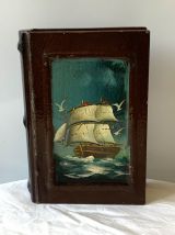 Ancienne boîte en forme de livre peinture bateau vintage 