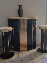 Bar a cocktail 1980 et deux tabourets 