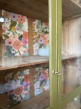 Armoire vitrine parisienne 