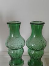 Paire de grands vases en verre moulé