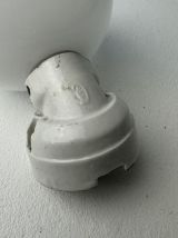 ANCIENNE PETITE APPLIQUE EN OPALINE  ET CERAMIQUE VINTAGE