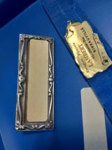 Boîte avec 8 porte-noms