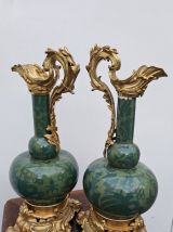 Paire de vases en porcelaine d'exportation chinoise de style