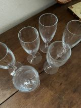6 flûtes à champagne.