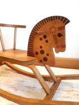 Cheval à bascule vintage en bois