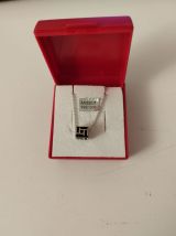 Collier - Argent rhodié - Cube - Laque noire - Guy Laroche
