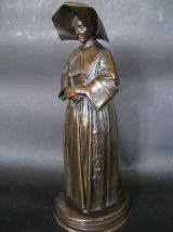 Soeur de la charité.Bronze 19eme Fremiet.