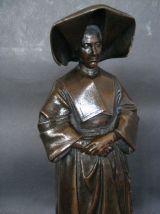Soeur de la charité.Bronze 19eme Fremiet.