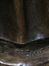 Soeur de la charité.Bronze 19eme Fremiet.