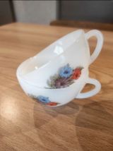 Tasses en opaline 