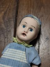 Poupée en porcelaine 