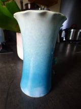 vase en Barbotine décor "ROSES"