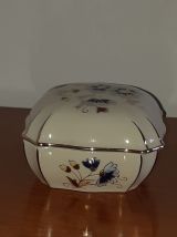 Petite bonbonnière en porcelaine émaillée