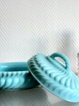 Bonbonnière art déco en opaline bleue 