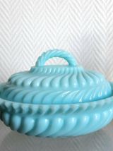 Bonbonnière art déco en opaline bleue 