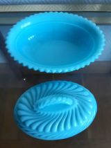 Bonbonnière art déco en opaline bleue 