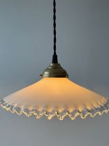 ANCIENNE SUSPENSION EN OPALINE DENTELEE 25 CM VINTAGE