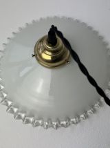 ANCIENNE SUSPENSION EN OPALINE DENTELEE 25 CM VINTAGE