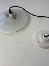 ANCIENNE SUSPENSION EN OPALINE DENTELEE 24,5 CM VINTAGE