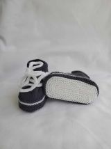 Chaussons baskets Gris Souris laine layette, fait main 0-3 m