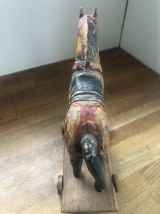 Petit cheval en bois 