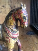 Petit cheval en bois 