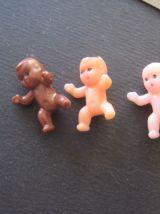12 pcs MINI BÉBÉS EN PLASTIQUE 