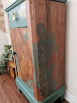 chevet motif végétal