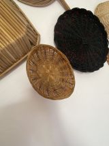 Composition murale de 6 corbeilles et plateaux et éventail.