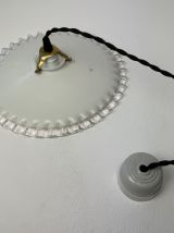 ANCIENNE SUSPENSION EN OPALINE DENTELEE 25 CM VINTAGE