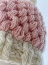 Bonnet vintage en grosse laine rose.